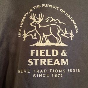 NWOT!! Field & Stream hoodie